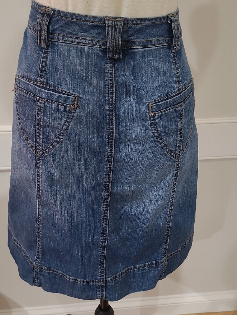 Talbots Blue Denim Button-Front A-Line Skirt - 8P - Picture 4 of 7